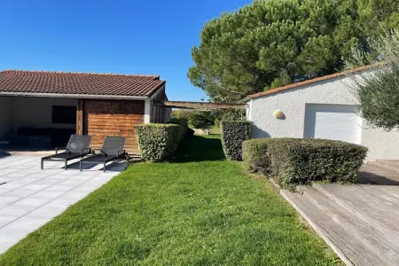 Villa Petite Champagne, piscine chauffée à Brives-sur-Charente : photo 19