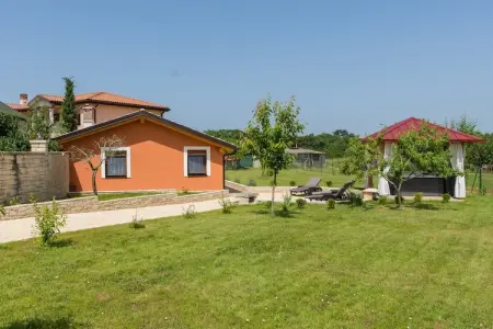 Location maison à Barbariga Betiga, Maison Vodnjan avec Piscine & Mer