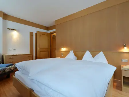 Appartement Ardoney – Campitello, vue montagnes, ski à 1,3 km : photo 13