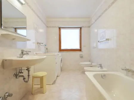 Appartement Ardoney – Campitello, vue montagnes, ski à 1,3 km : photo 18