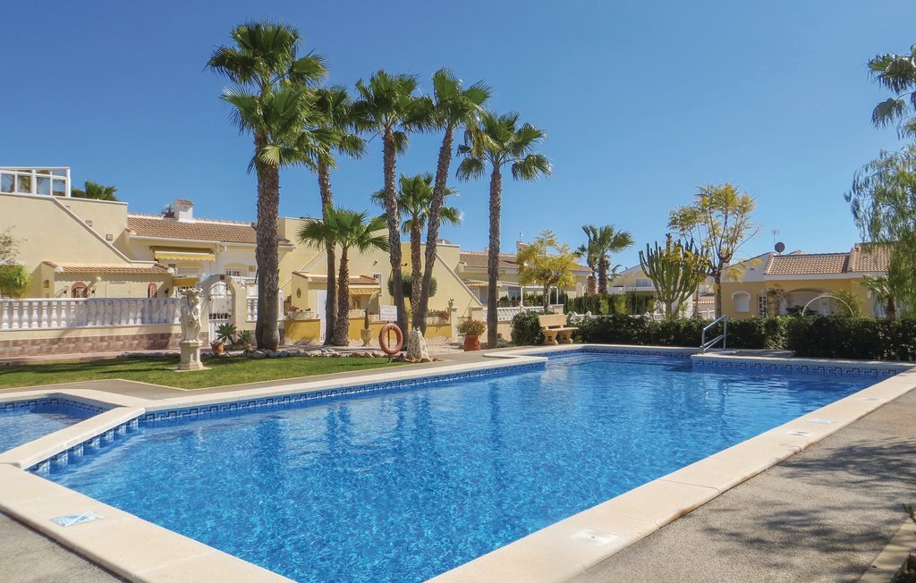 Maison jumelée Quesada avec piscine partagée - Photo 1