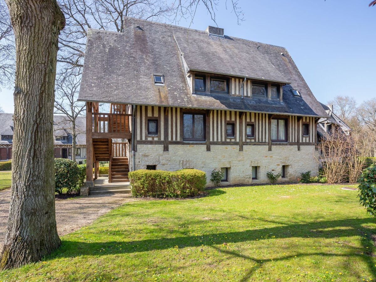 Appartement rénové aux Hauts de Deauville, vue jardin - Photo 1