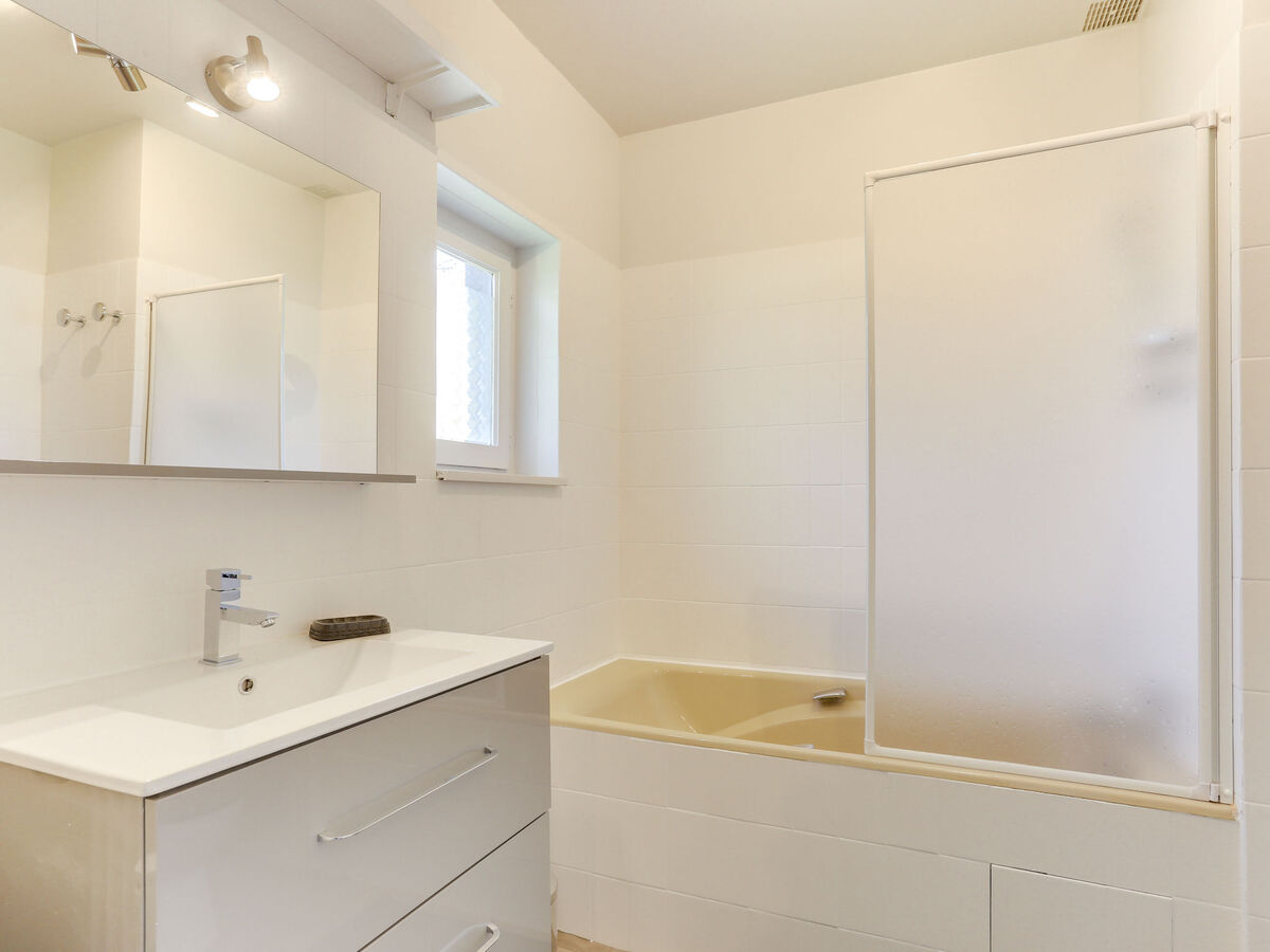 Appartement rénové aux Hauts de Deauville, vue jardin - Photo 17