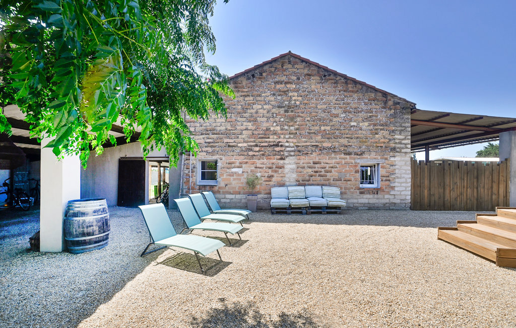 Mas provençal avec piscine privée à Vallabrègues - Photo 9
