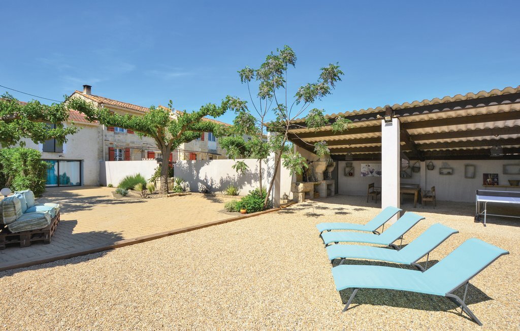 Mas provençal avec piscine privée à Vallabrègues - Photo 18