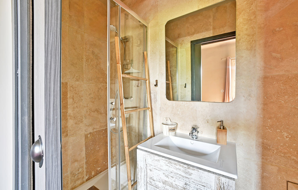 Mas provençal avec piscine privée à Vallabrègues - Photo 33