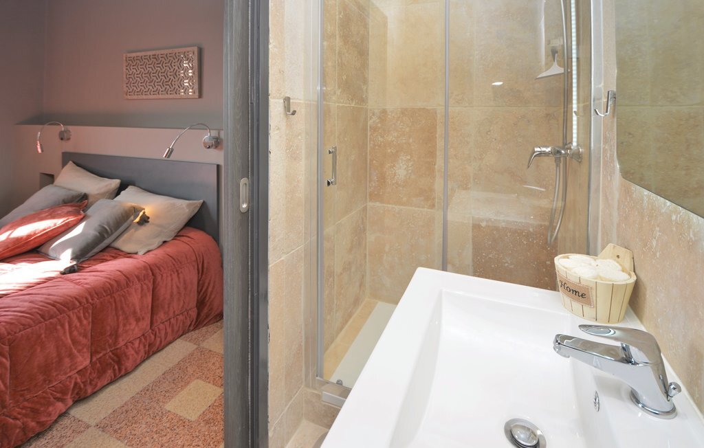 Mas provençal avec piscine privée à Vallabrègues - Photo 35