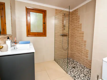 Villa Aurelie – Javea, piscine 4×10 m, jardin 1 000 m² : photo 11