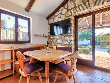 Maison Ema avec piscine privée à Nova Vas : photo 2