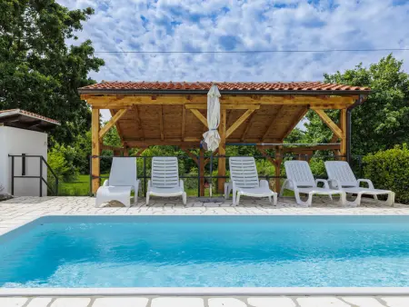 Maison Ema avec piscine privée à Nova Vas : photo 4