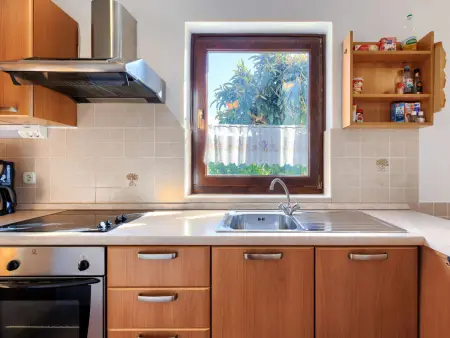 Maison Ema avec piscine privée à Nova Vas : photo 8