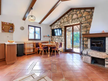 Maison Ema avec piscine privée à Nova Vas : photo 14