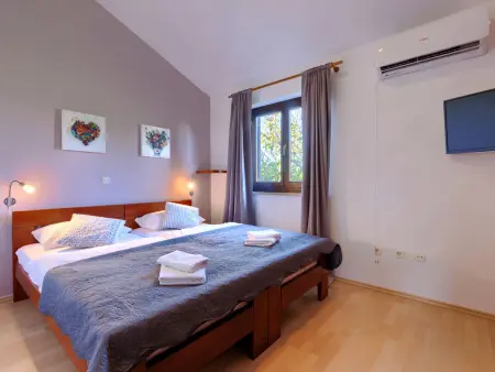 Maison Ema avec piscine privée à Nova Vas : photo 17