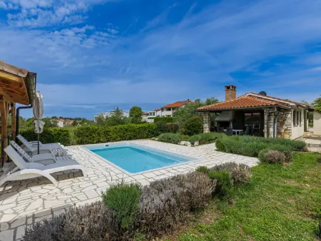 Maison Ema avec piscine privée à Nova Vas : photo 20