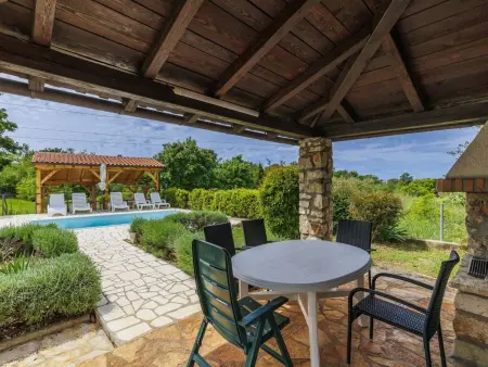 Maison Ema avec piscine privée à Nova Vas : photo 24