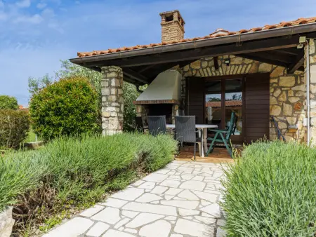 Maison Ema avec piscine privée à Nova Vas : photo 28