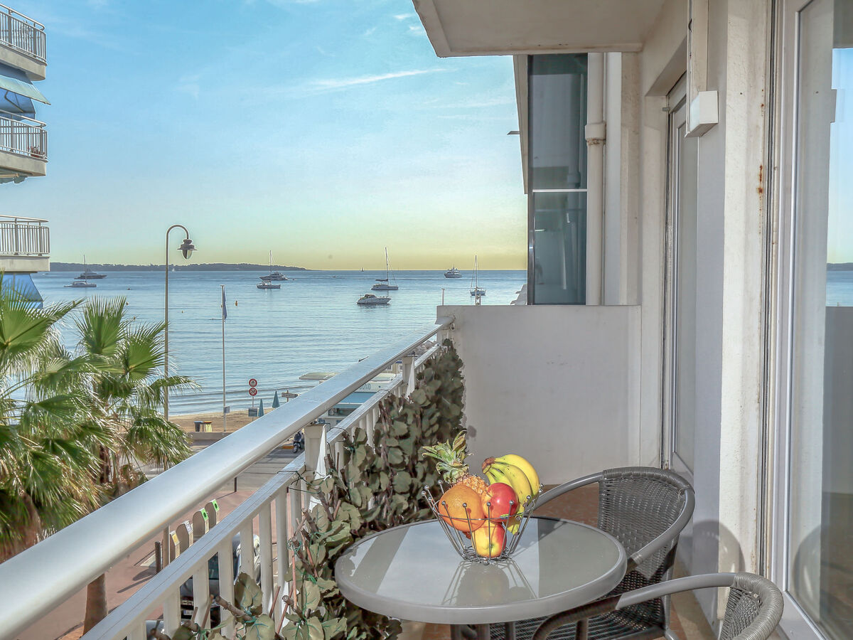 Reine Astrid – Appartement Cannes, 20 m plage - Photo 1