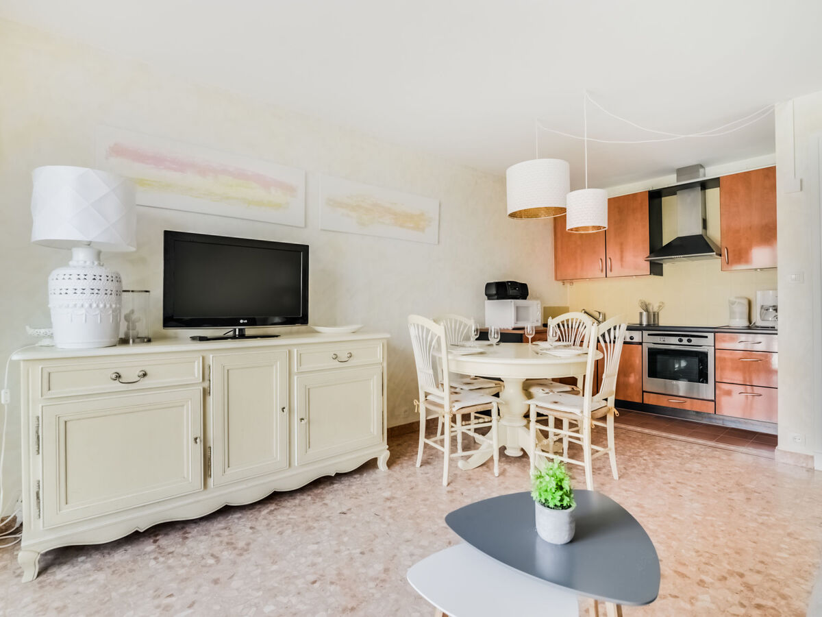 Reine Astrid – Appartement Cannes, 20 m plage - Photo 11