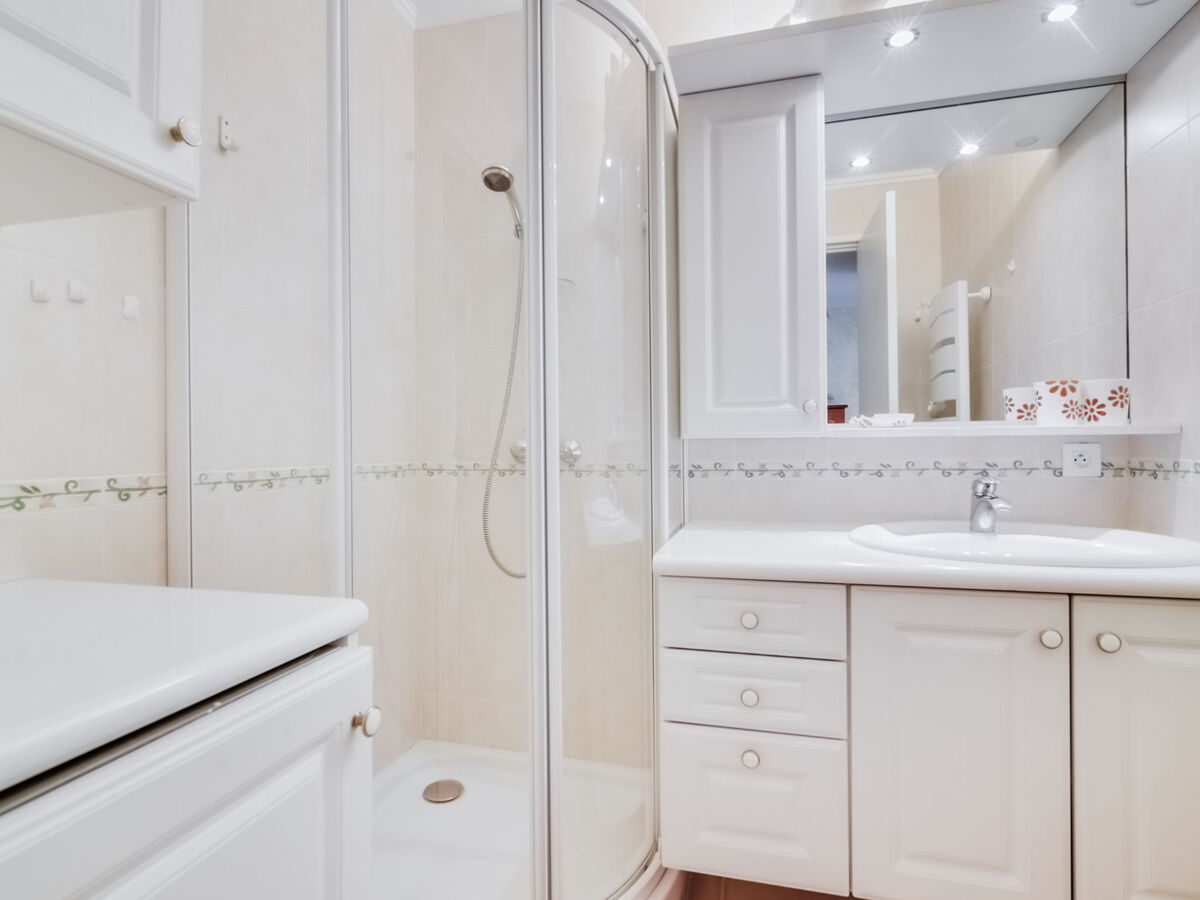 Reine Astrid – Appartement Cannes, 20 m plage - Photo 17