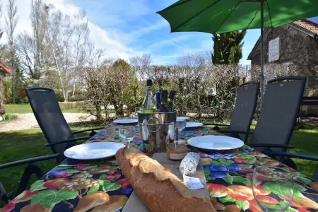 Villa Piscine Bourgogne 10 pers, Manoir à Charrin près de la Loire avec Piscine - Photo 10