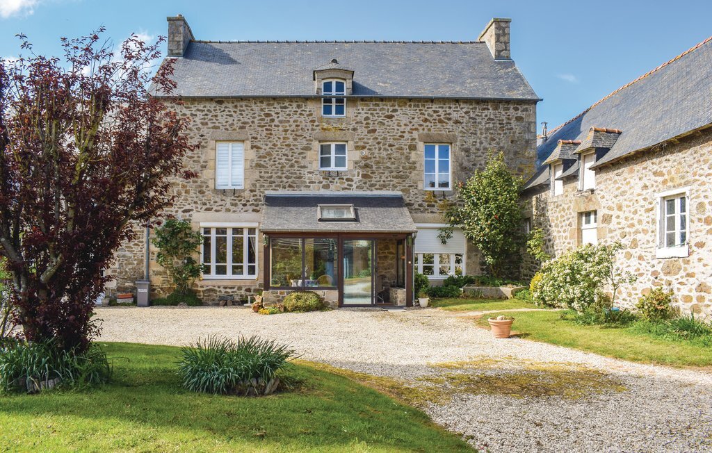 Maison rustique 7 pers. à 7 km de la plage, Plancoet - Photo 9