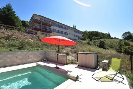Apt 5 pers piscine partagée -  Jessica, Manoir à Cuzy avec piscine et vue - Photo 5