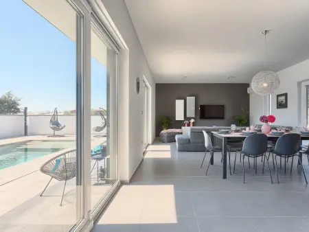 Villa Ella Premantura, piscine privée et vue sur la mer : photo 3