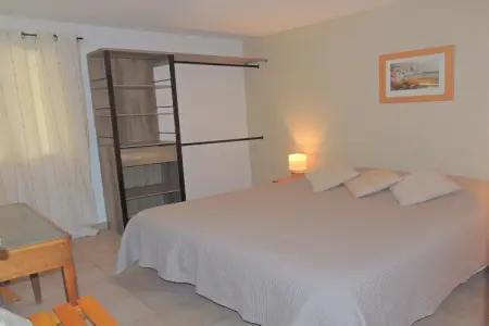 La Queue du Loup – Maison avec piscine privée à Buisson : photo 34