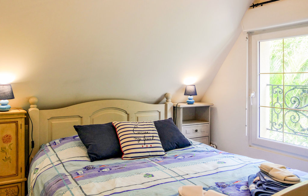 Appartement avec terrasse à Vasteville, jardin fleuri - Photo 5