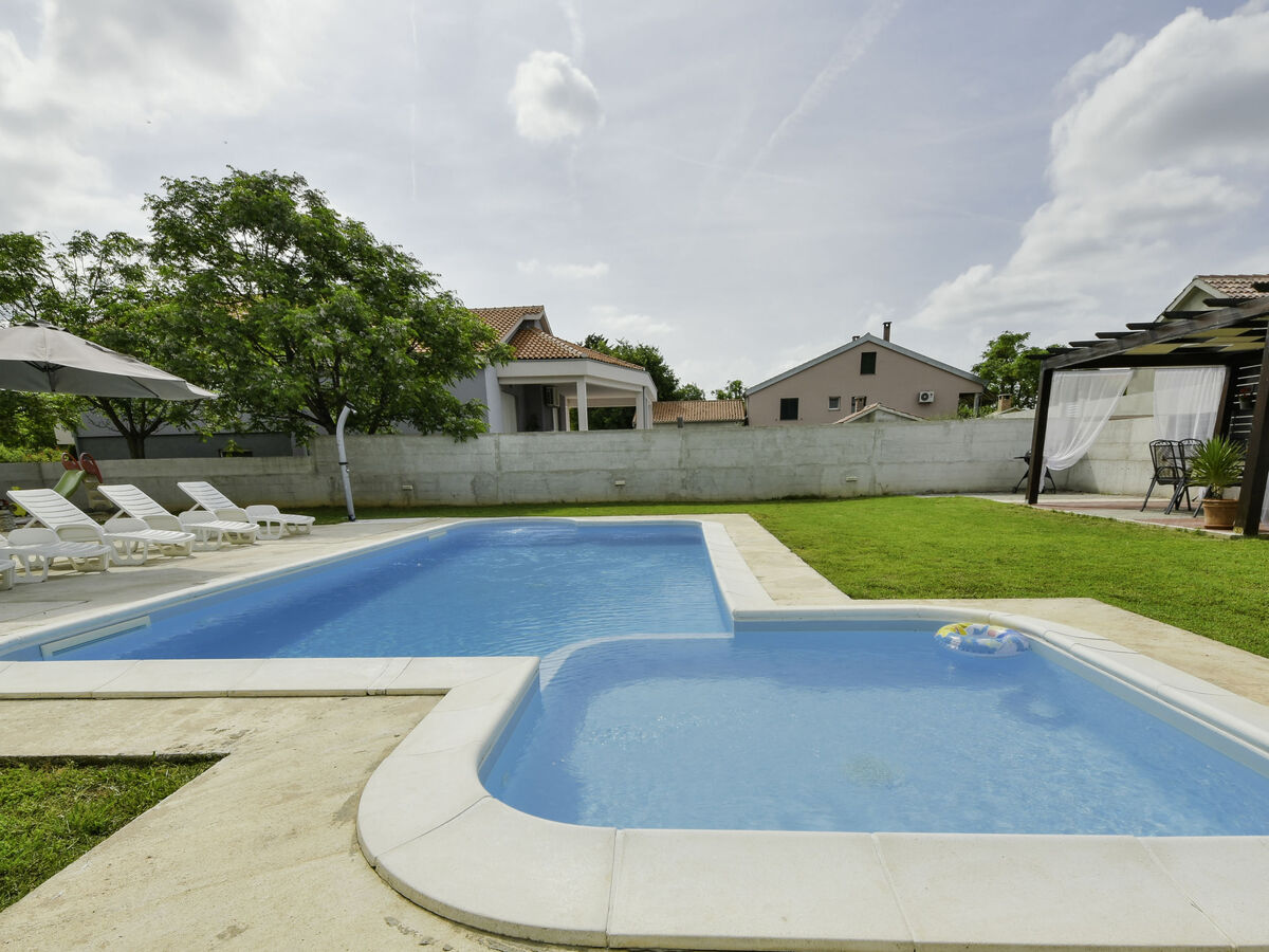 Maison Stipe avec piscine privée à Novigrad - Photo 2