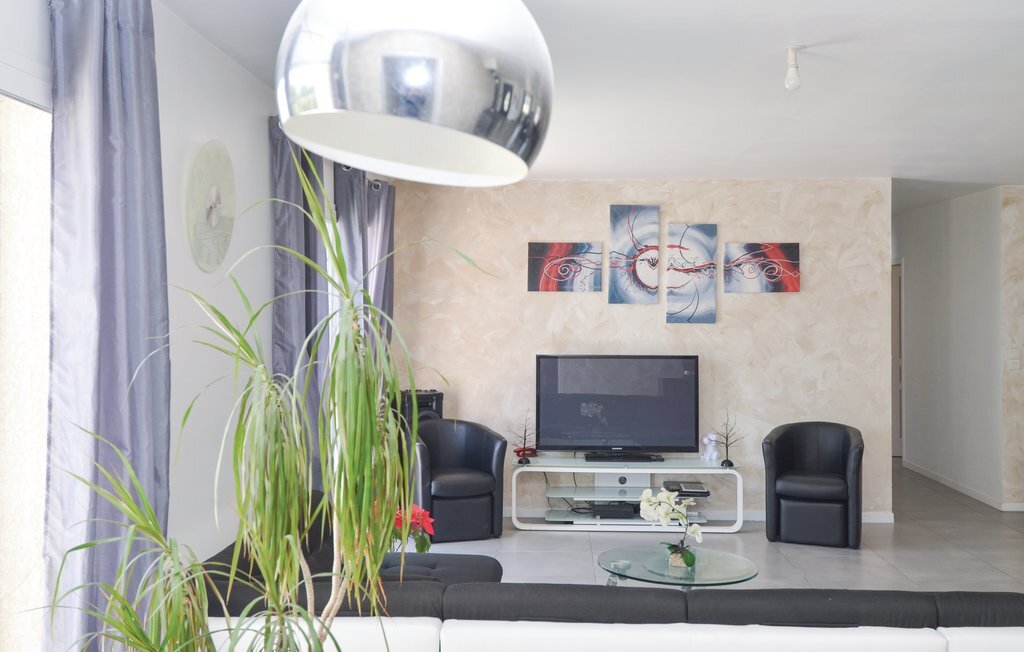 Maison 4 chambres avec piscine privée à Sernhac - Photo 8