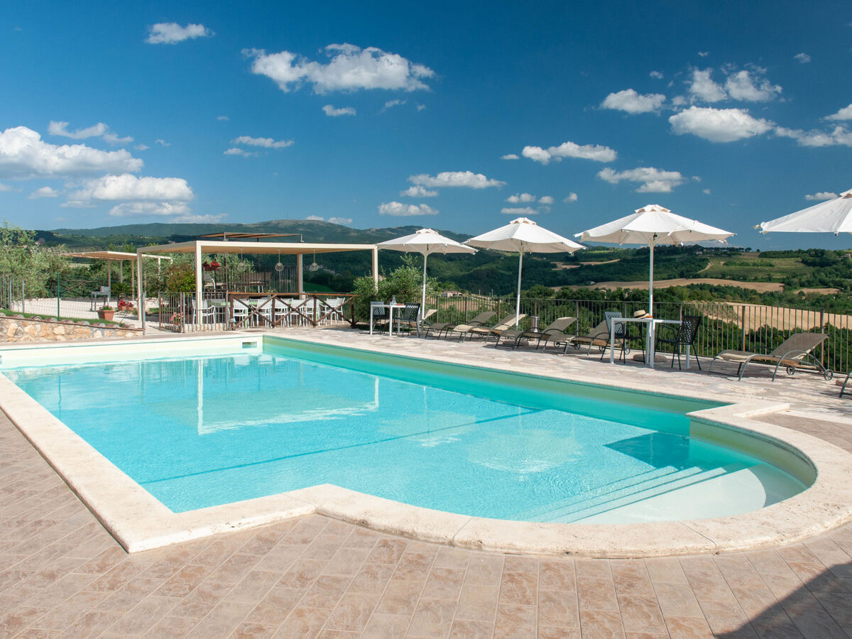 Villa Futura à Todi : 6 chambres, piscine, 16 personnes - Photo 6