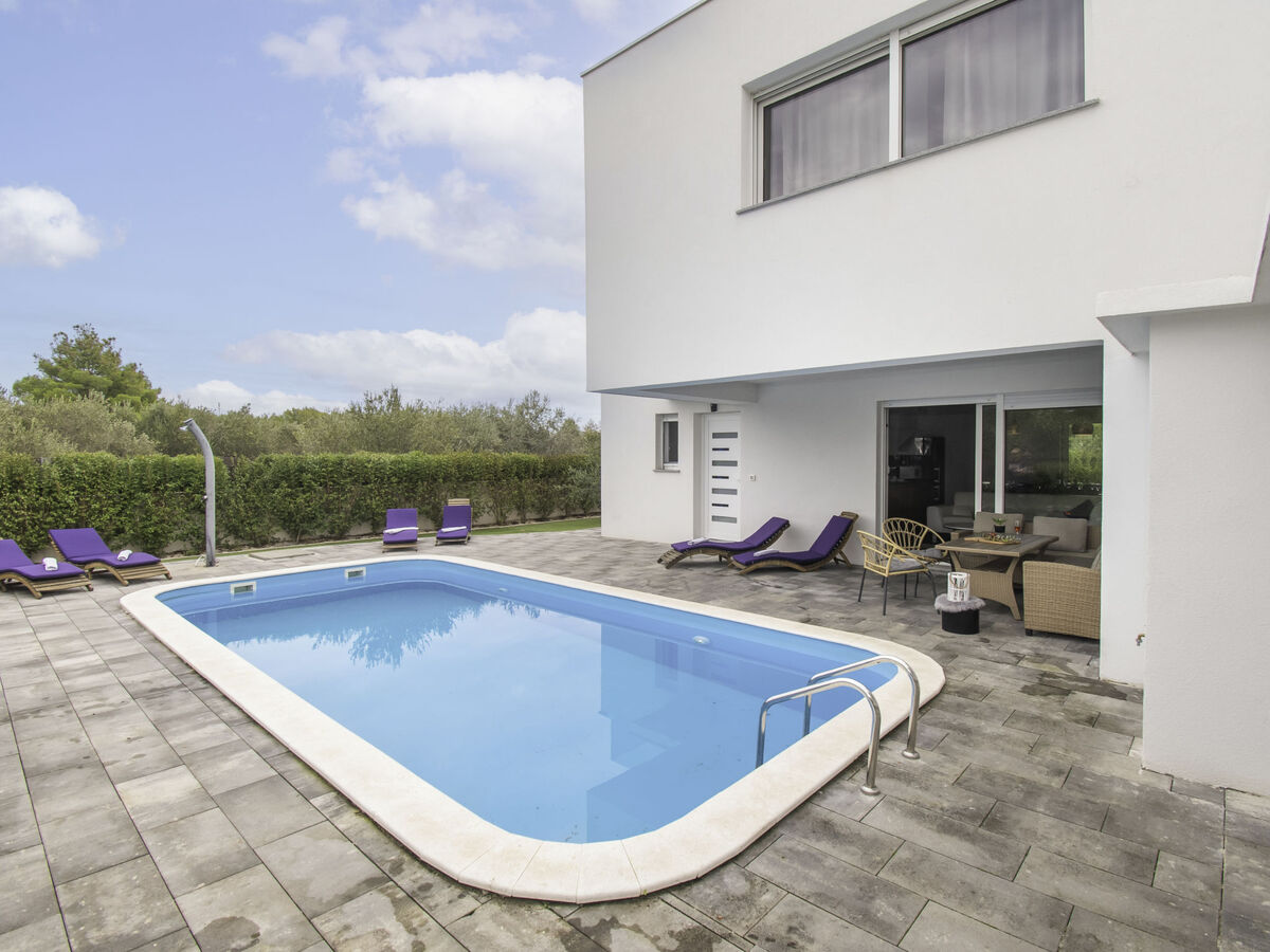 Villa Loreta à Vodice : maison 4 chambres avec piscine privée - Photo 2