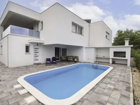 Villa Loreta à Vodice : maison 4 chambres avec piscine privée