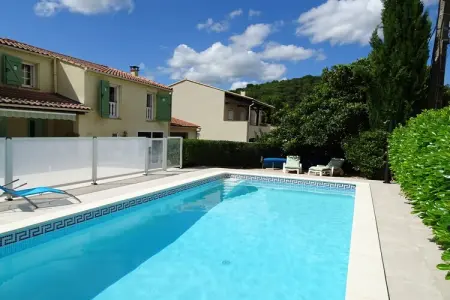 Location villa à La Tour sur Orb, Villa à La Tour-sur-Orb avec piscine et jardin