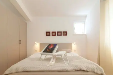 Villa B&B, Charmante Villa avec Piscine - Photo 23