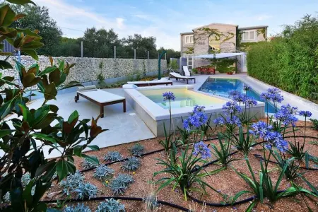 Villa B&B, Charmante Villa avec Piscine - Photo 29