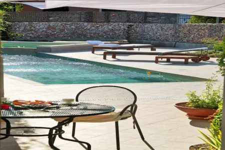 Villa B&B, Charmante Villa avec Piscine - Photo 31