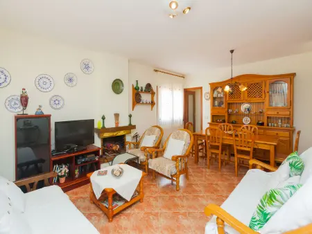 Maison Katy à Cunit, 3 chambres, piscine partagée : photo 2