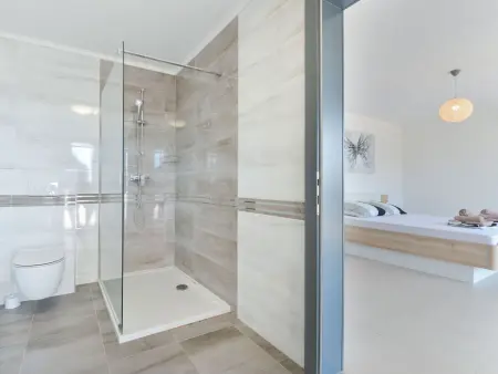 Maison East - 4 chambres, piscine chauffée à Tribunj : photo 18