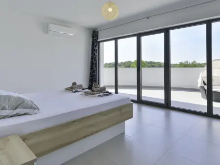 Maison East - 4 chambres, piscine chauffée à Tribunj : photo 19