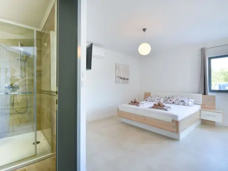 Maison East - 4 chambres, piscine chauffée à Tribunj : photo 27