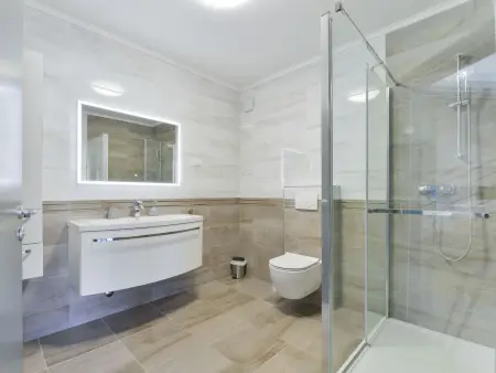 Maison East - 4 chambres, piscine chauffée à Tribunj : photo 28