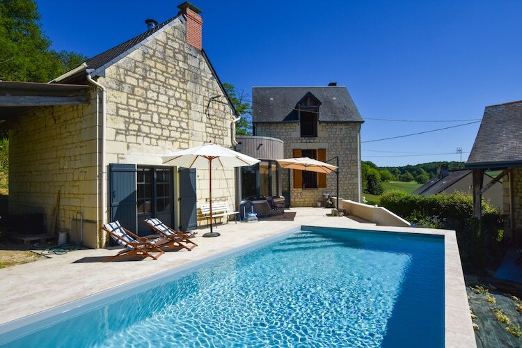 Maison de maître avec piscine chauffée, Thizay - Photo 1