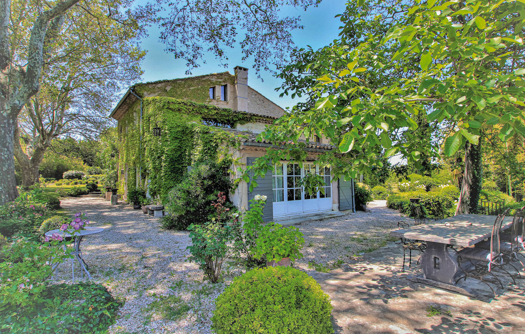 Maison 10 personnes à Lagnes - Photo 1
