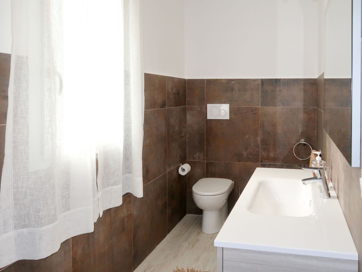 A Ca' Gialla – Apt 3 pièces, terrasse 100 m² à Albenga - Photo 16