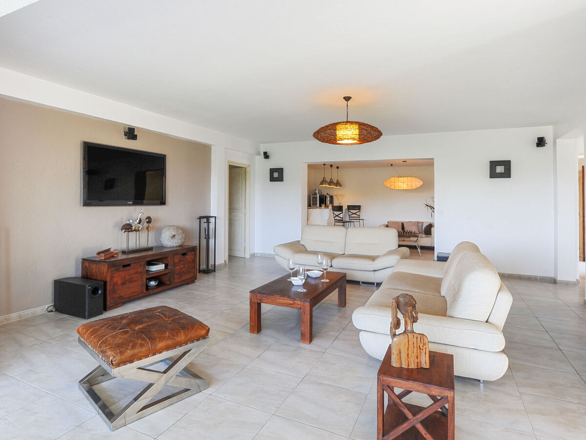 Nicoleine, maison 6 pièces avec piscine à Cagnes-sur-Mer - Photo 6