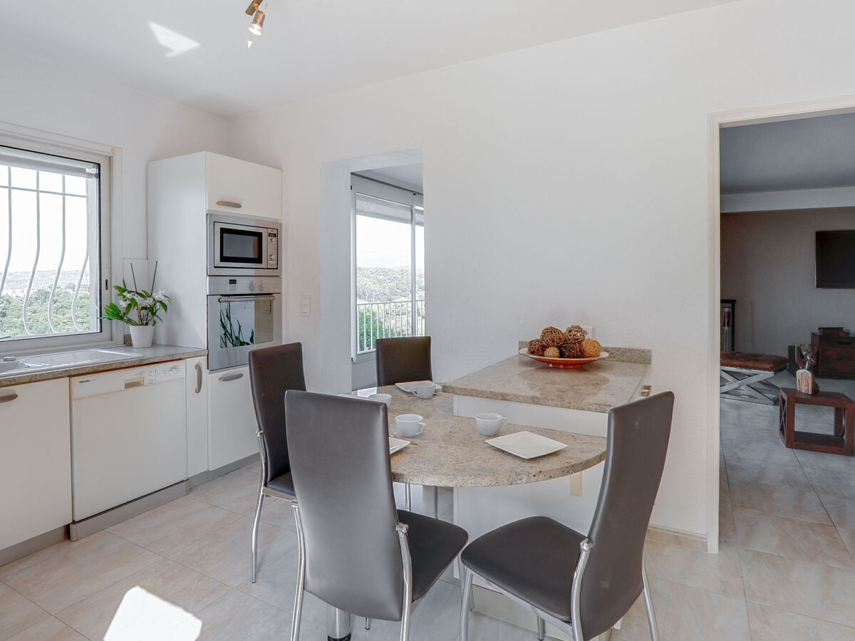 Nicoleine, maison 6 pièces avec piscine à Cagnes-sur-Mer - Photo 8