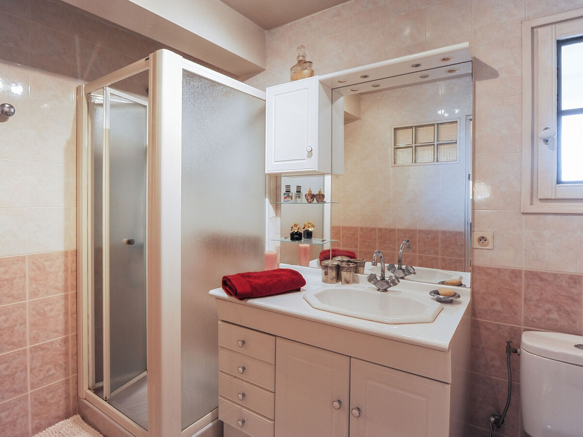 Nicoleine, maison 6 pièces avec piscine à Cagnes-sur-Mer - Photo 13