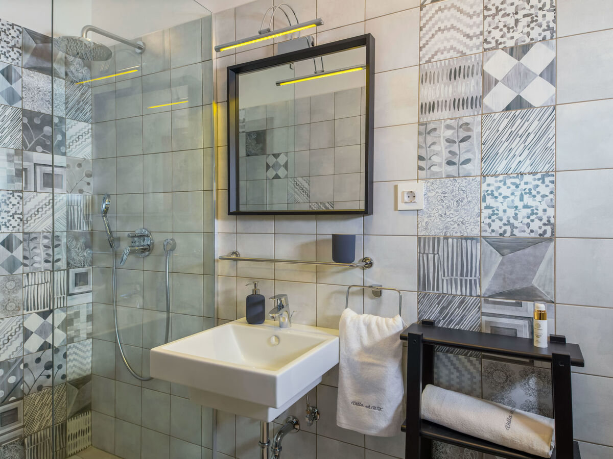 Villa A.R.T. avec spa et piscine privée à Labin - Photo 14